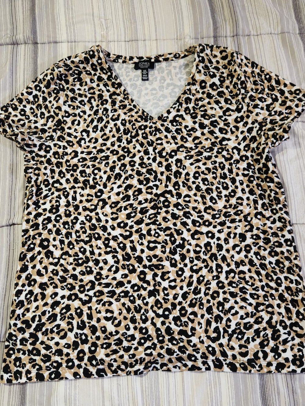 Jones New York Short Sleeve V-Neck Leopard Print Top - Tan/Black/White